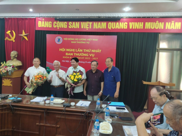 Lãnh đạo Hội đồng Họ Lương Việt Nam, Hội đồng Trưởng lão chúc mừngcác tân Ủy viên Thường vụ