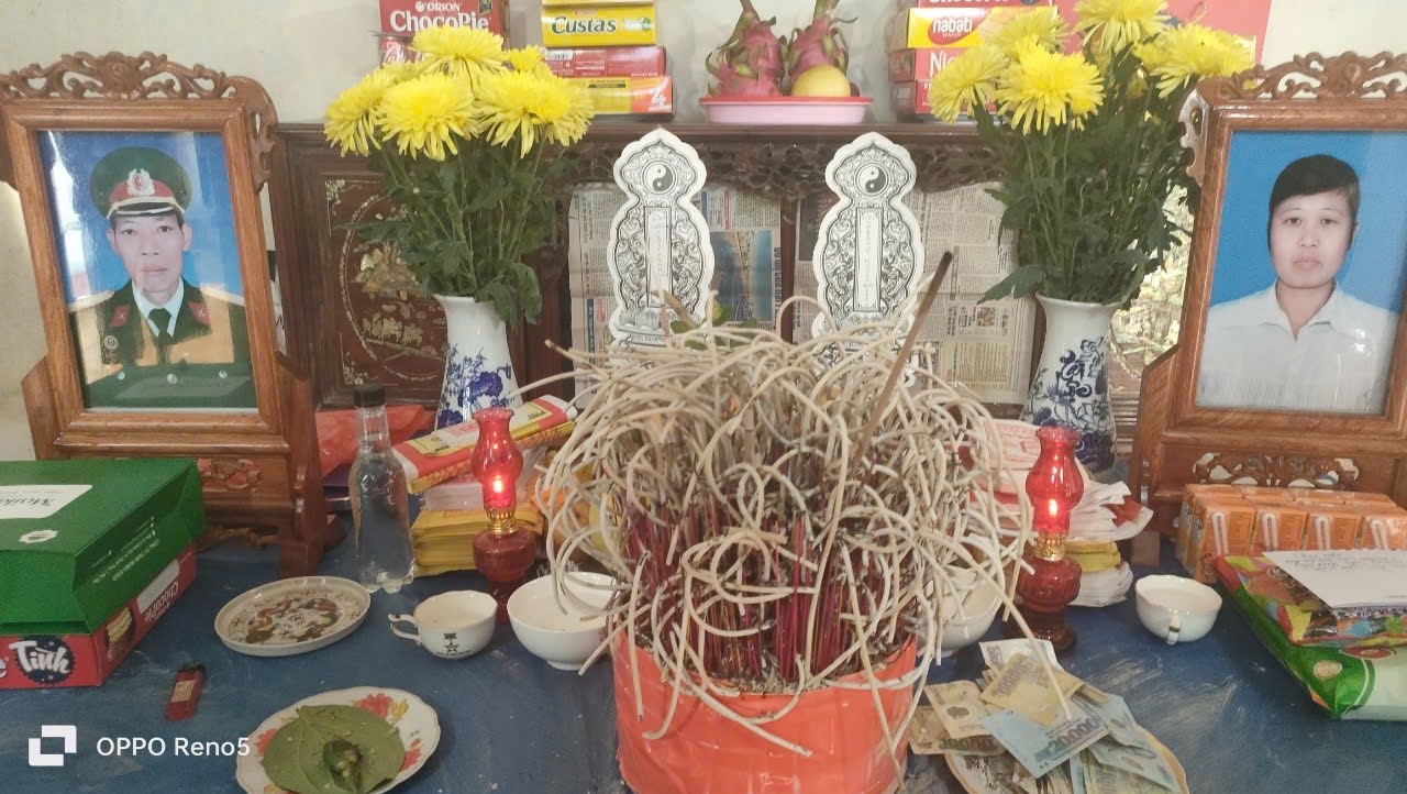 Ban thờ ông Lương Xuân Thành và bà Nguyễn Thị Hường
