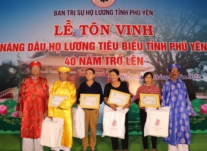 Tôn vinh Nàng dâu họ Lương tiêu biểu tỉnh Phú Yên năm 2022