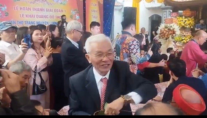 Lễ Khai quang diễn ra trong không khí trang nghiêm và thành tâm, thành kính