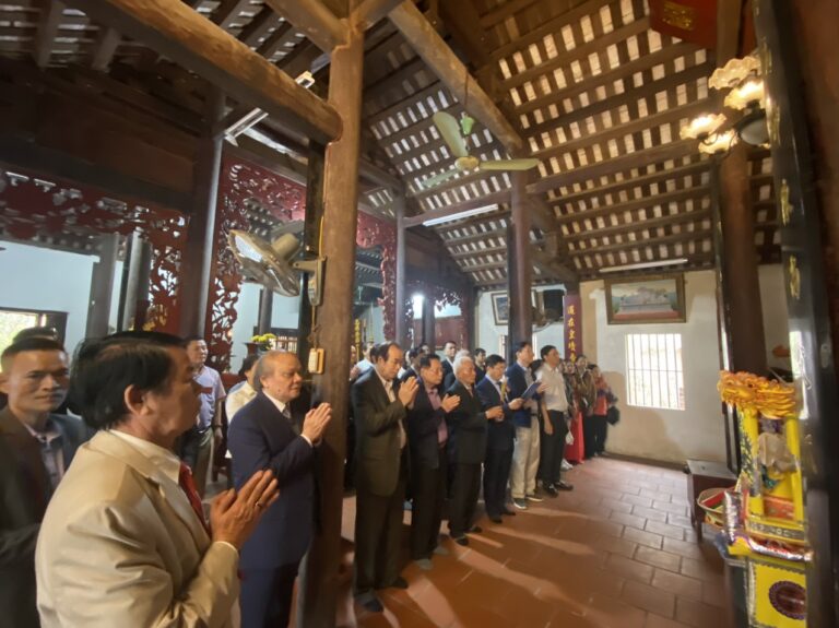 Dâng hương nhà thờ Anh hùng dân tộc, Danh nhân văn hóa Nguyễn Trãi